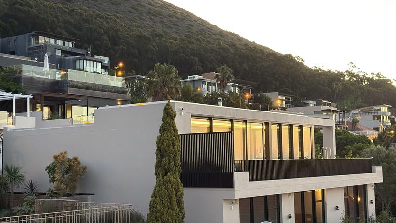 4 Bedroom Property for Sale in Green Point Western Cape